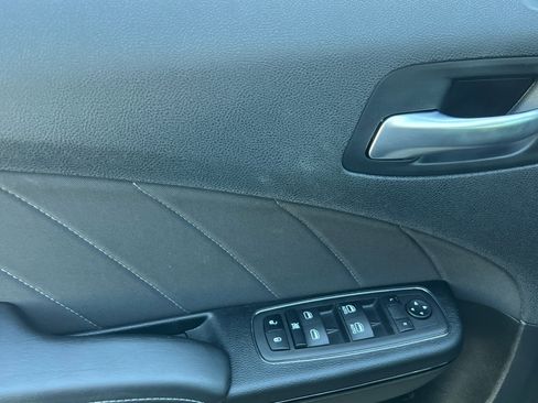 Used 2023 Dodge Charger SXT w/ Blacktop Package image 11