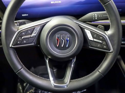 Used 2025 Buick Envision Preferred image 18