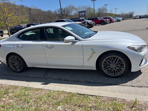 Used 2019 Genesis G70 2.0T Advanced image 4