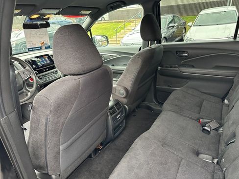 Used 2022 Honda Pilot Sport image 25