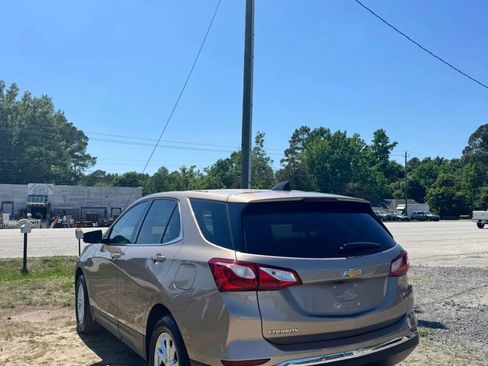 Used 2019 Chevrolet Equinox LT w/ Driver Convenience Package FWD image 7