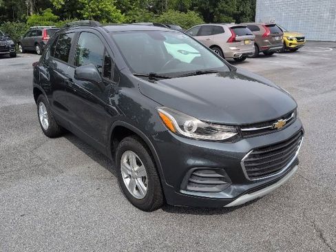 Used 2022 Chevrolet Trax LT w/ Driver Confidence Package AWD/4WD image 1