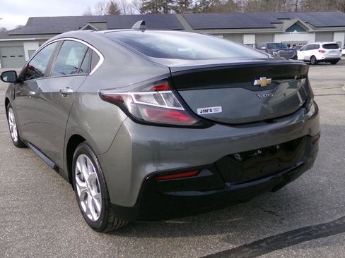 Used 2017 Chevrolet Volt Premier w/ Driver Confidence II Package FWD image 9