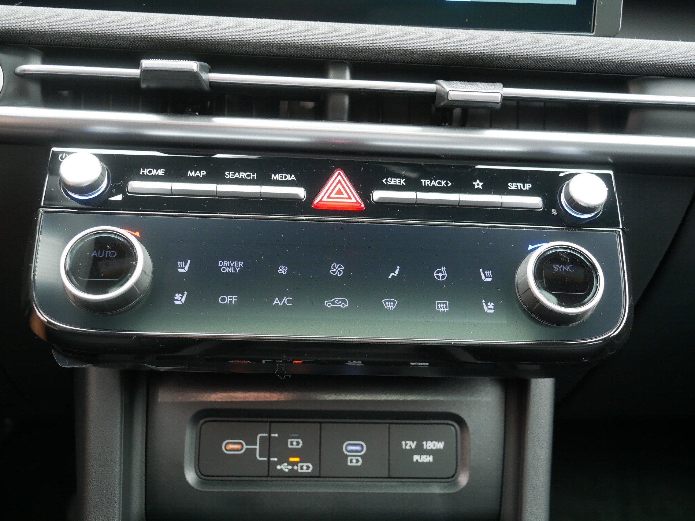 New 2026 Hyundai Tucson Limited AWD/4WD image 9