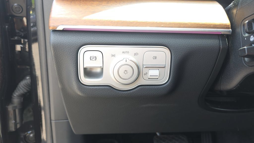 Certified 2025 Mercedes-Benz GLE 450 4MATIC image 13