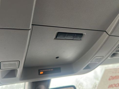 Used 2018 Chevrolet Silverado 1500 LT w/ LT Eassist Package image 12