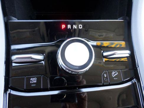 Used 2023 Jeep Grand Cherokee Overland AWD/4WD image 18
