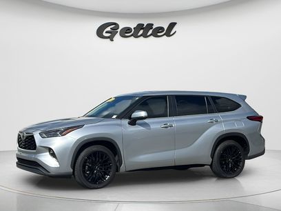 Used 2023 Toyota Highlander LE