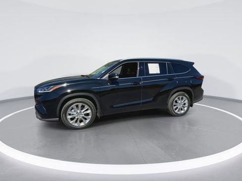 Used 2026 Toyota Highlander Limited AWD/4WD image 5