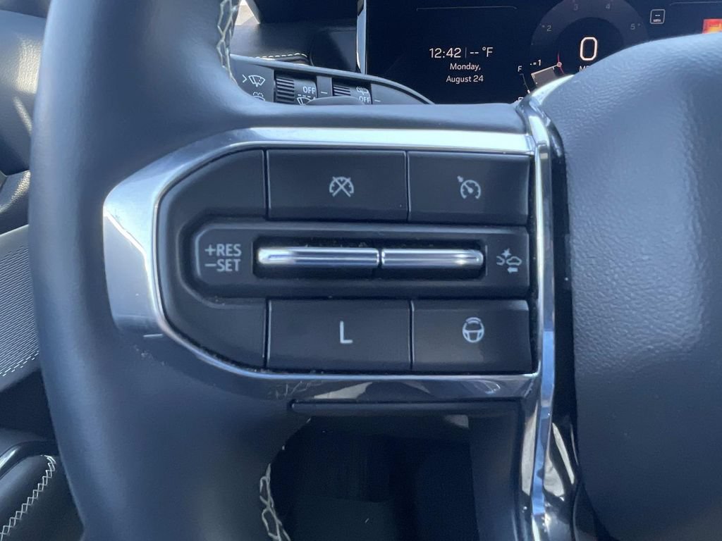 Used 2024 GMC Acadia Denali w/ Super Cruise Package FWD image 30