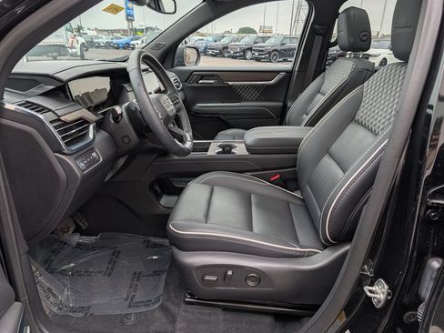 Used 2025 GMC Acadia Denali w/ LPO, Floor Liner Package AWD/4WD image 13