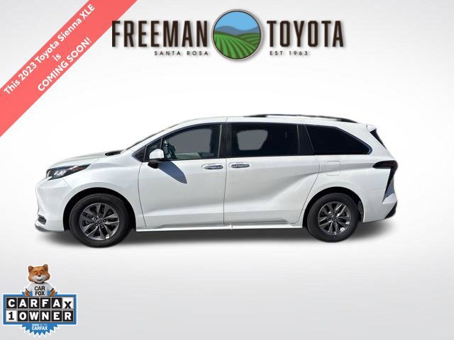 Used 2023 Toyota Sienna XLE FWD image 1