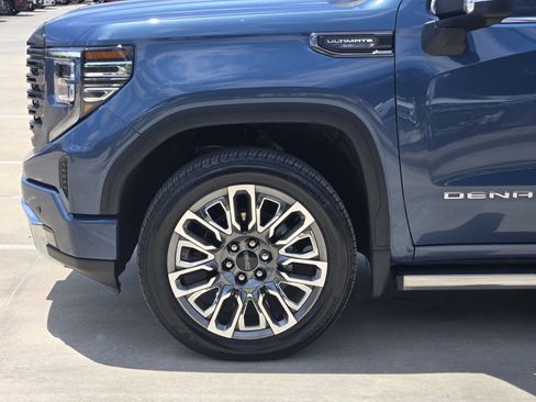 Used 2025 GMC Sierra 1500 Denali Ultimate AWD/4WD image 10