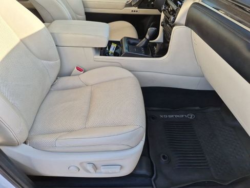 Used 2023 Lexus GX 460 Luxury w/ Sport Design Package AWD/4WD image 17
