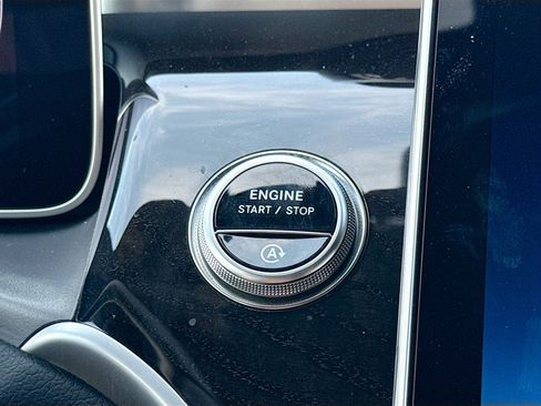 Used 2026 Mercedes-Benz GLC 300 image 35
