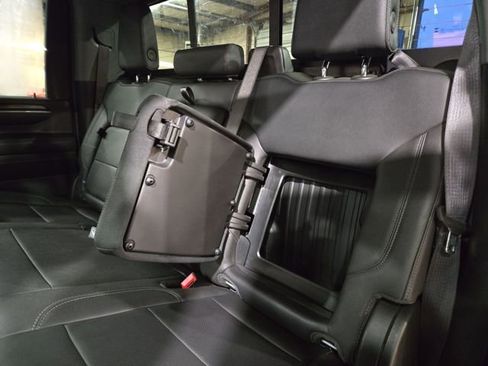 Used 2024 GMC Sierra 3500 SLT w/ SLT Premium Package image 35