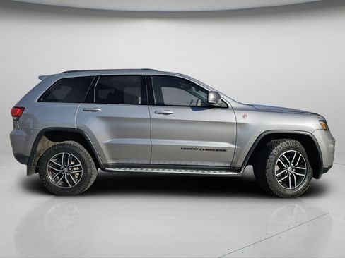 Used 2017 Jeep Grand Cherokee Trailhawk image 25