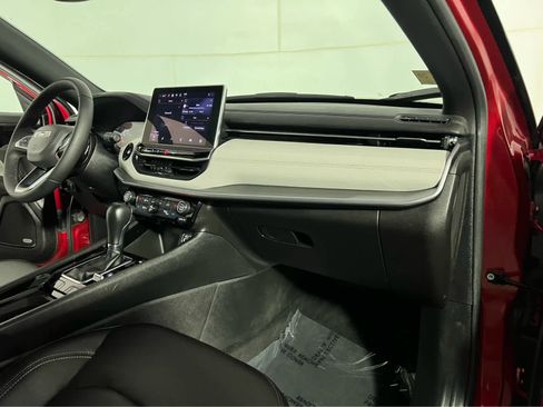 Used 2025 Jeep Compass Limited w/ Sun & Sound Group AWD/4WD image 29