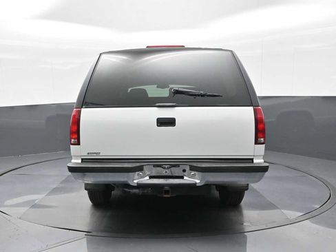 Used 1997 Chevrolet Suburban 2500 w/ Preferred Equipment Group 2 image 9