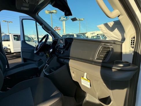 New 2025 Ford Transit 250 148 Medium Roof image 16