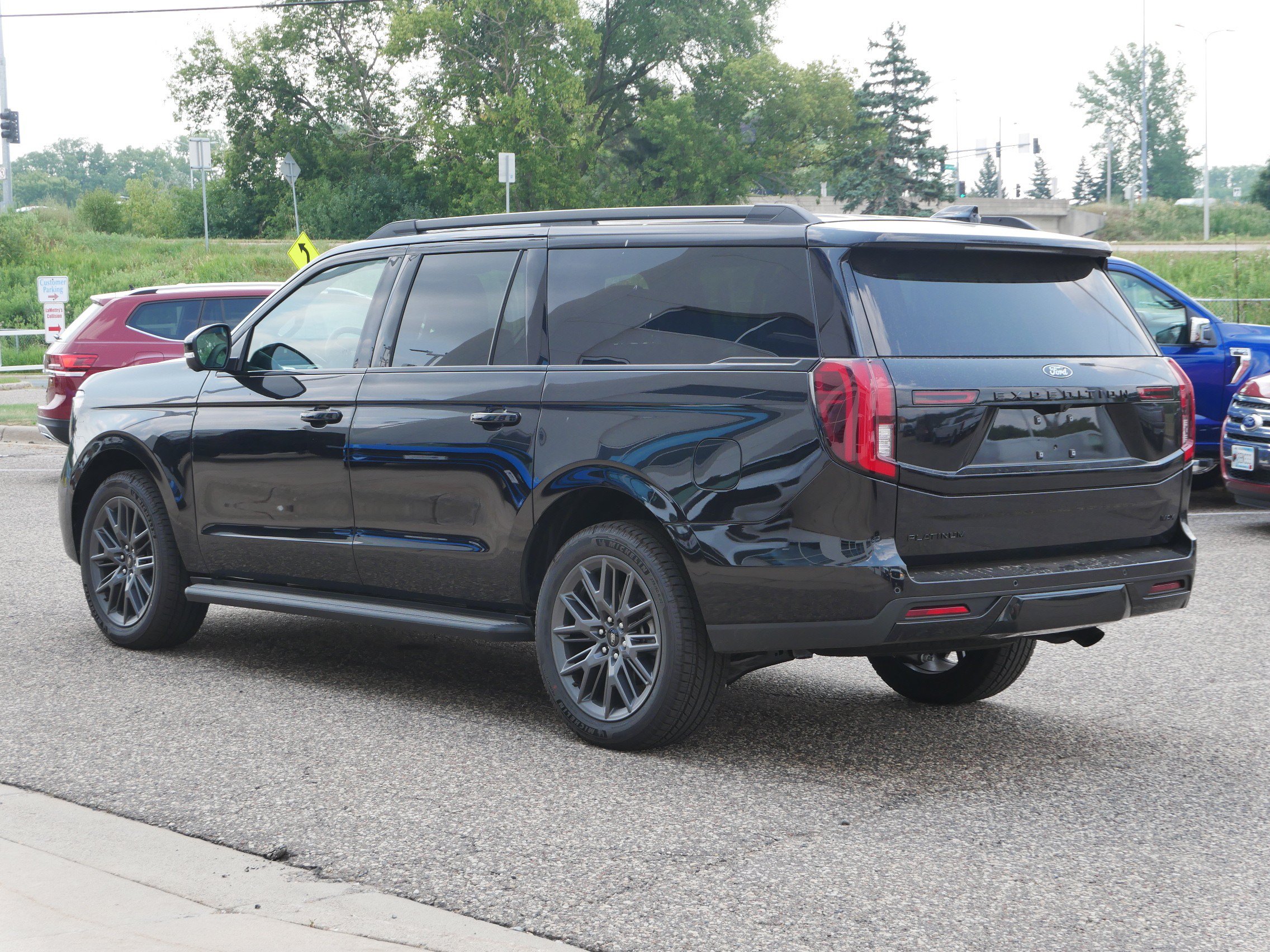 New 2026 Ford Expedition Max Platinum w/ Stealth Appearance Package AWD/4WD image 2