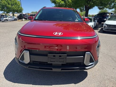 Used 2025 Hyundai Kona SEL AWD/4WD image 3