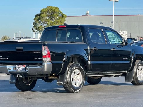 Used 2014 Toyota Tacoma 4x4 Double Cab image 2