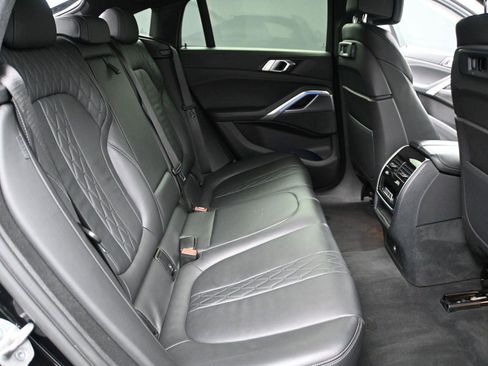 Used 2023 BMW X6 xDrive40i w/ M Sport Package image 19