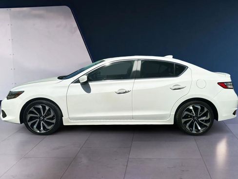 Used 2018 Acura ILX w/ Special Edition Package FWD image 2