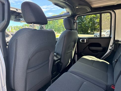 Used 2024 Jeep Wrangler Unlimited w/ Convenience Group AWD/4WD image 14