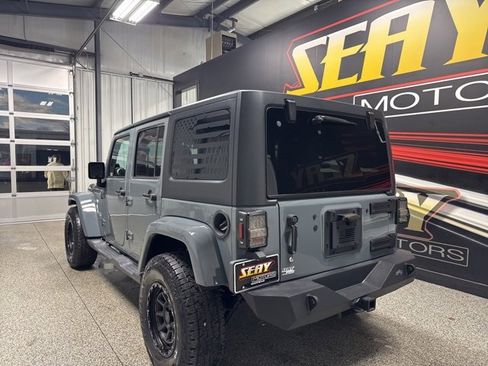 Used 2014 Jeep Wrangler Unlimited Sahara w/ Max Tow Package image 18