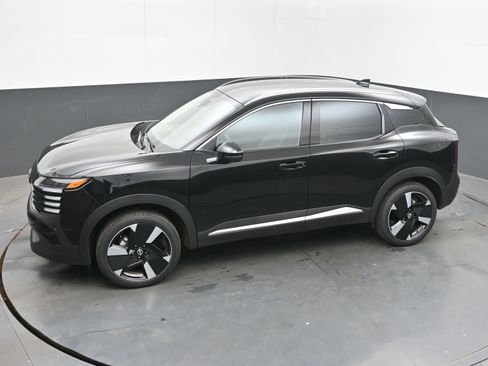 Used 2025 Nissan Kicks SR image 30