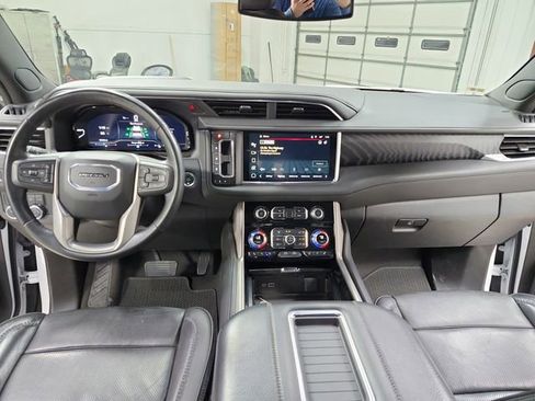 Used 2024 GMC Yukon Denali image 26