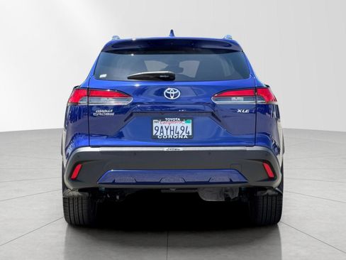 Used 2022 Toyota Corolla Cross XLE w/ Convenience Package FWD image 6