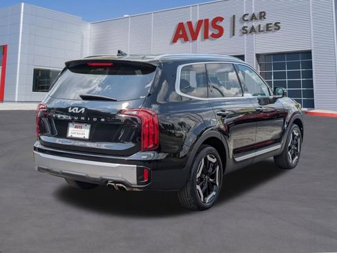 Used 2025 Kia Telluride S FWD image 6