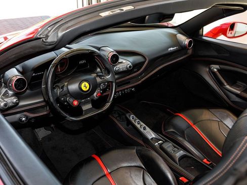 Used 2021 Ferrari F8 Spider RWD image 20