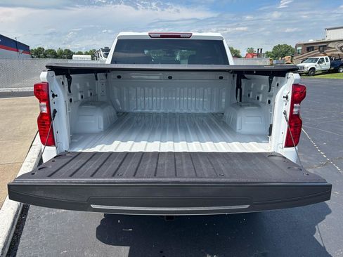 Used 2023 Chevrolet Silverado 1500 LT AWD/4WD image 11