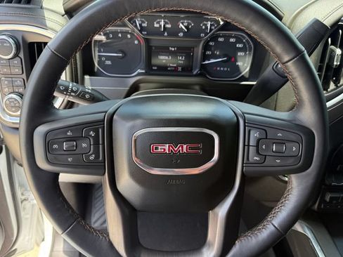 Used 2022 GMC Sierra 2500 AT4 w/ AT4 Preferred Package AWD/4WD image 16