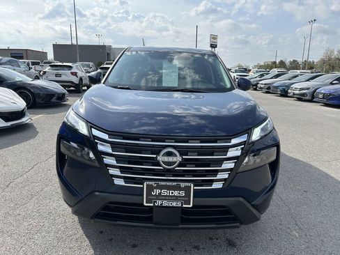 Used 2025 Nissan Rogue SV image 7