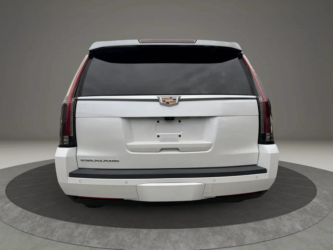 Used 2018 Cadillac Escalade Luxury AWD/4WD image 6