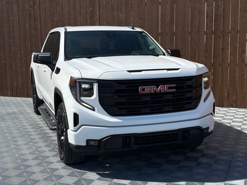 Used 2023 GMC Sierra 1500 Elevation AWD/4WD image 13