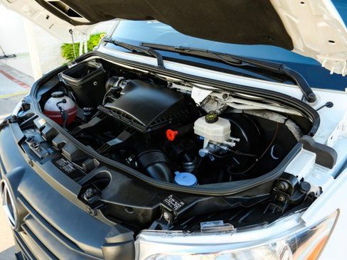 Used 2020 Mercedes-Benz Sprinter 2500 image 40