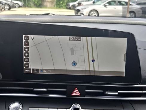 Used 2025 Hyundai Elantra SEL FWD image 19