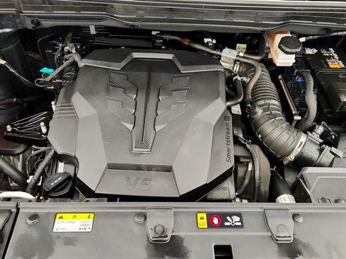 Used 2025 Kia Carnival FWD image 26