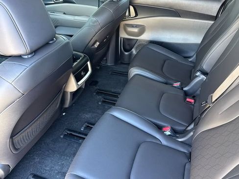 New 2026 Kia Carnival FWD image 14
