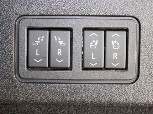 Used 2024 Cadillac XT6 Premium Luxury w/ LPO, Floor Liner Package AWD/4WD image 16