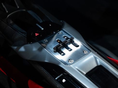 Certified 2025 Ferrari 12Cilindri RWD image 39