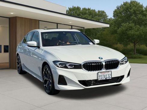 Used 2025 BMW 330i Sedan w/ Convenience Package image 5