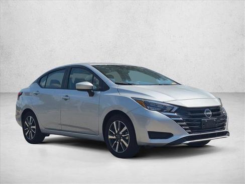 Used 2025 Nissan Versa SV FWD image 3