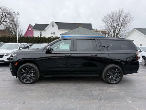 Used 2024 Chevrolet Suburban RST w/ Sport Performance Package image 4